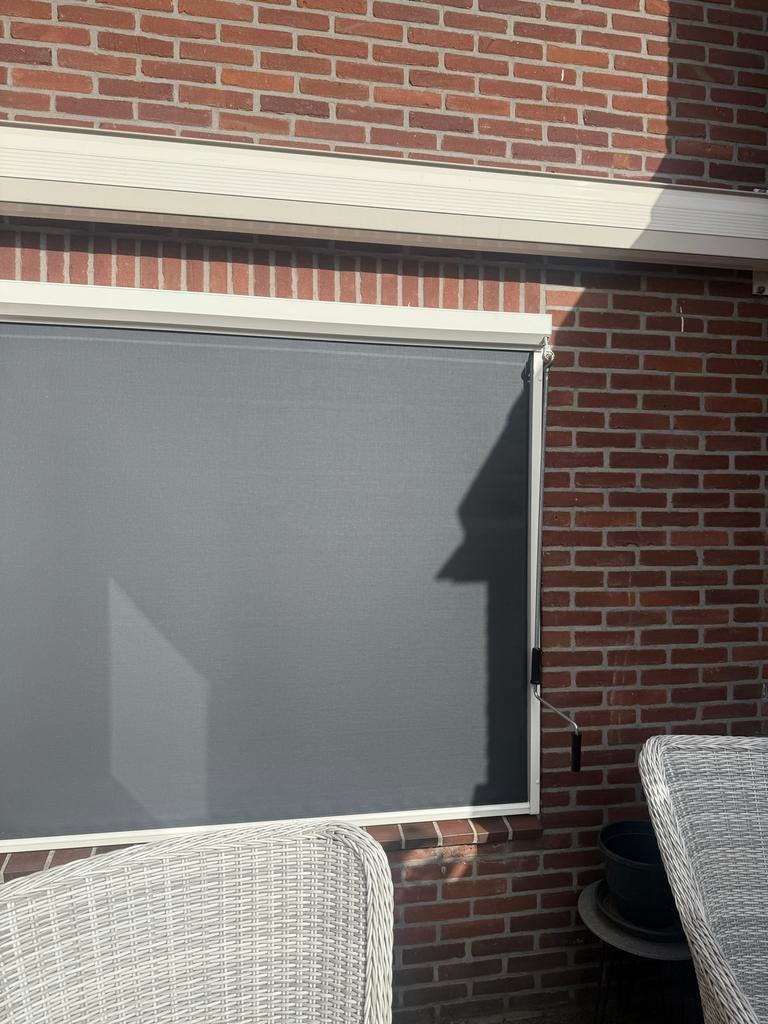 Zo goed als nieuw screen/rolluik, Tuin en Terras, Zonneschermen, Ophalen, Elektrisch, Zo goed als nieuw, 150 tot 300 cm
