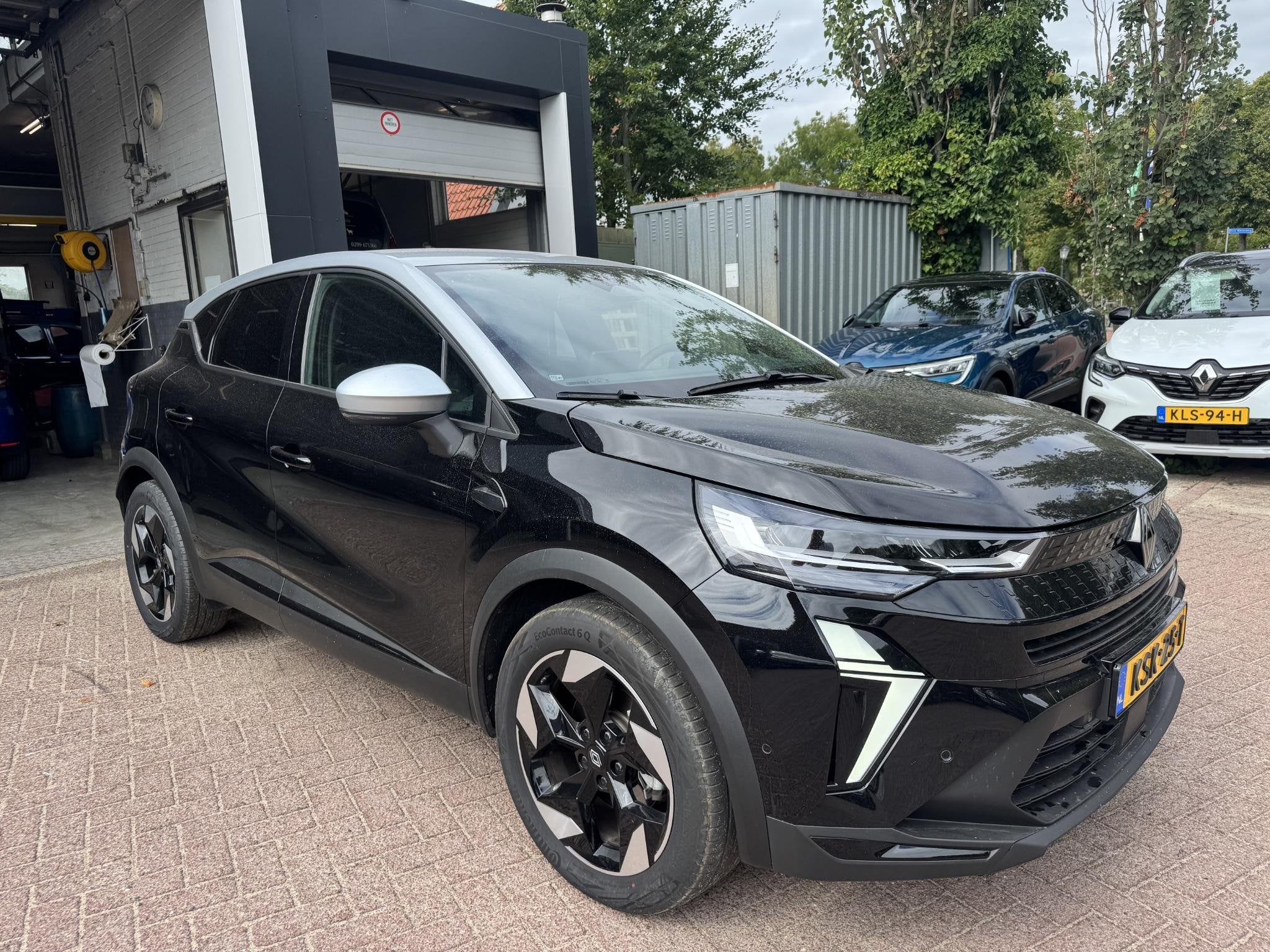 Renault Captur 1.8 E-Tech full hybrid 160 Techno, 4 cilinders, Parkeersensor, Leder en Stof, Zwart