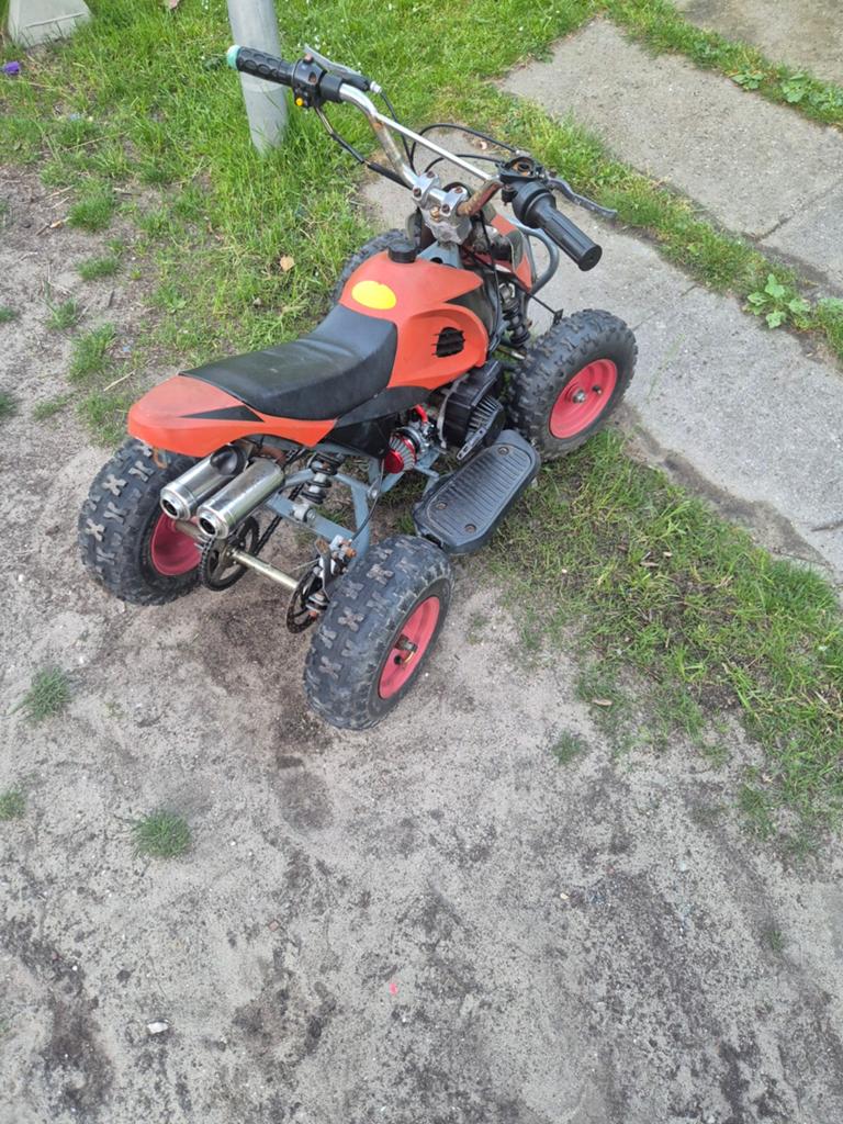 Mini quad 🟠lees de advertentie⚫, Fietsen en Brommers, Minibikes, Midibikes en Pitbikes, Gebruikt, Overige typen, Schijfrem, Ophalen