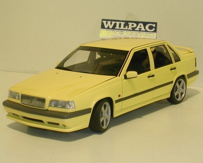 Autoart . Volvo 850 . T5-r sedan cream yellow geel in 1:18., Ophalen of Verzenden, Nieuw, Auto, Overige merken
