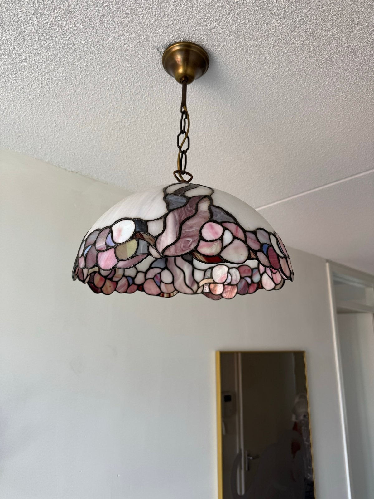 Prachtige Tiffany hanglamp met kleurrijk glas, Ophalen, Gebruikt, Glas, E27 (groot)