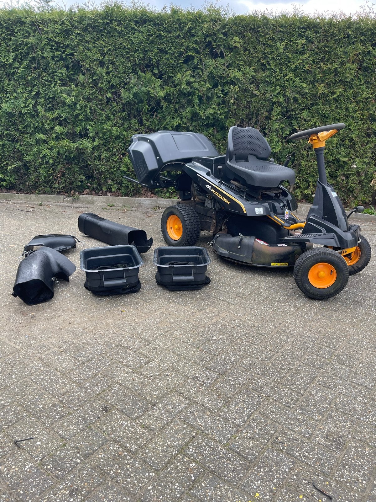 McCulloch (Husqvarna) M105-77XC Zitmaaier - Veel Nieuwe Onde, Ophalen, Gebruikt, Opvangbak, Minder dan 90 cm