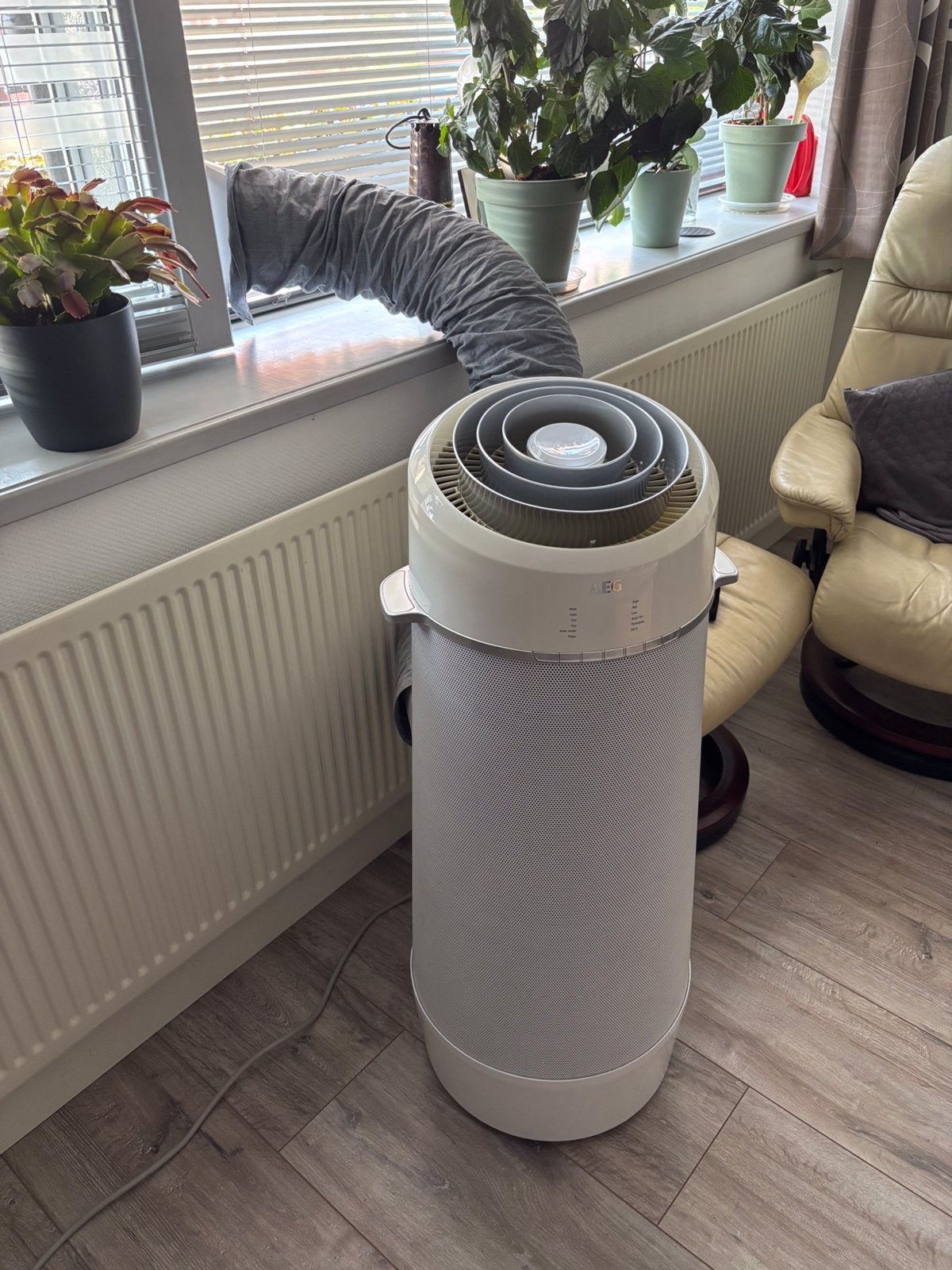 A.E.G airco. Energie A. Werkt prima. Koelen en verwarmen., Ophalen, Koelen en Ontvochtigen, 3 snelheden of meer, Zo goed als nieuw
