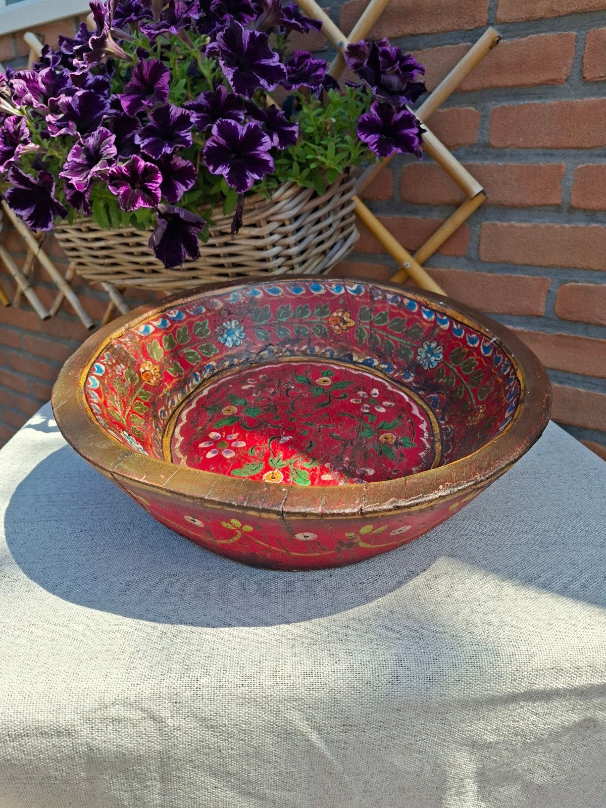 Decoratieve houten handgemaakte schaal uit India, Gebruikt, Schaal, Rond, ?