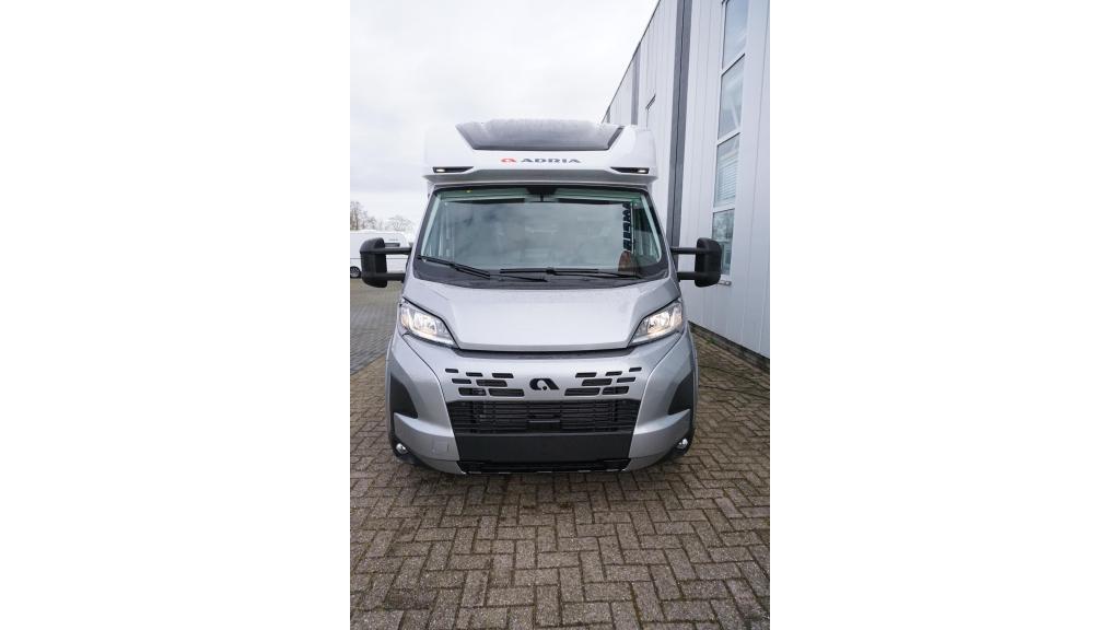 Adria Coral Plus 670 DL, Caravans en Kamperen, Campers, Automaat, Ringverwarming, Fiat, Bedrijf