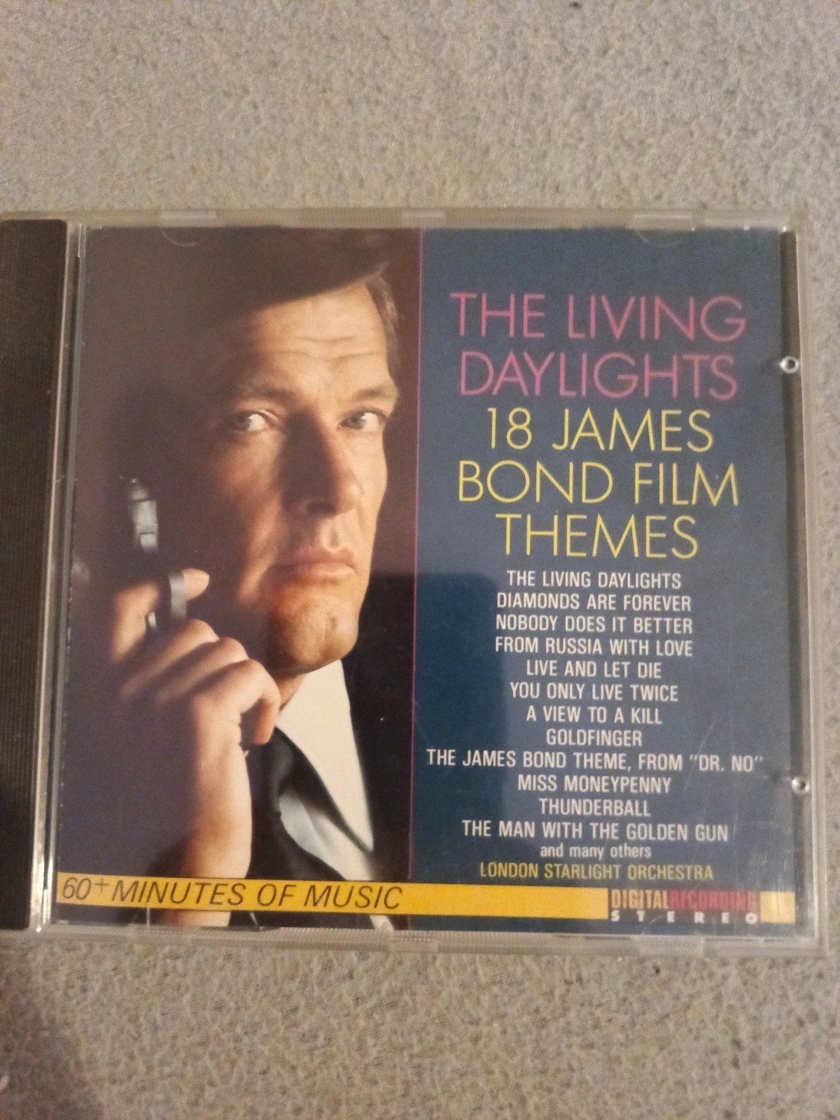 The Living Daylights: 18 James Bond Film Themes CD, Cd's en Dvd's, Soundtrack, Ophalen of Verzenden, Gebruikt, Album