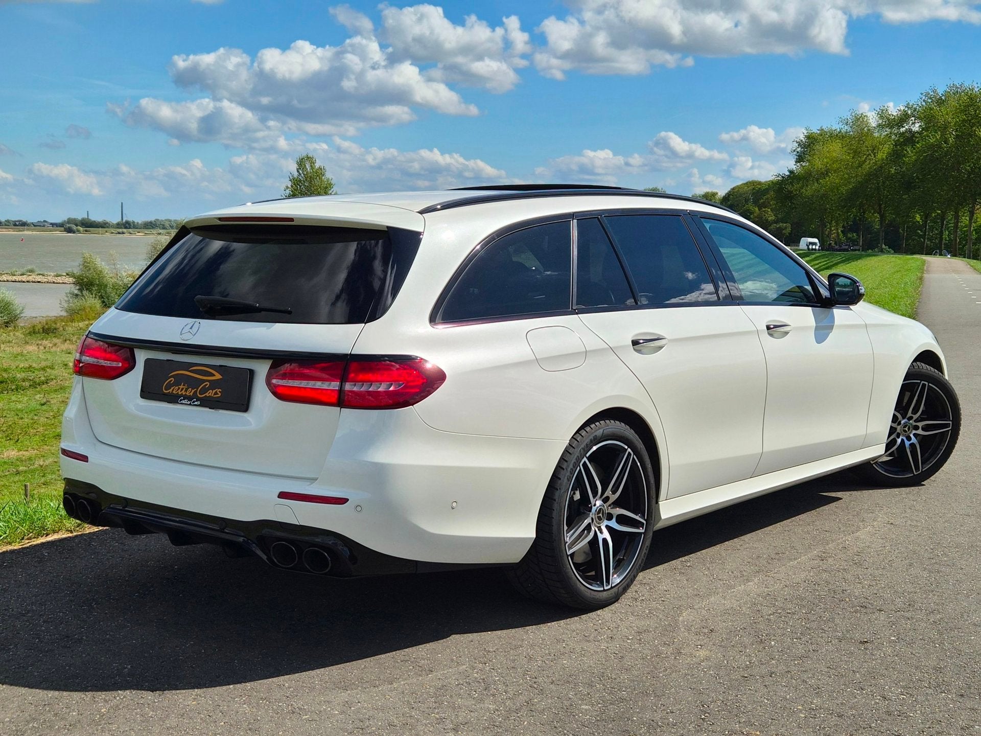 Mercedes-Benz E-klasse Estate 400 4MATIC AMG | Full Option, Auto's, Automaat, Dealer onderhouden, Gebruikt, Zwart