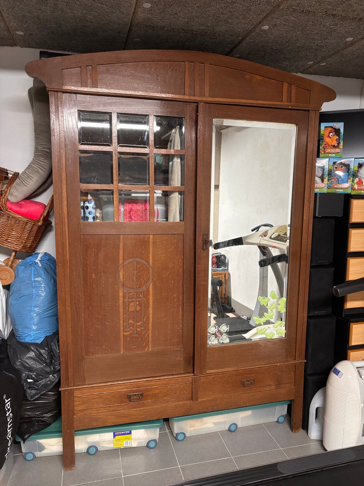 Antieke kledingkast Art Deco - Amsterdamse School-stijl., Ophalen