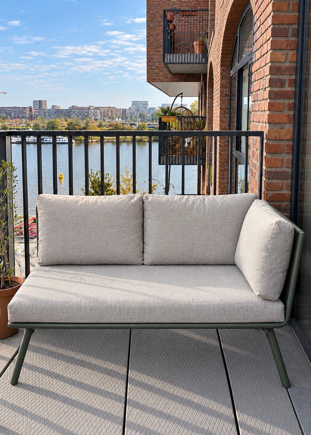 Loungebank – Olijfgroen, Tuin en Terras, Gebruikt, Loungeset, Wicker, Ophalen