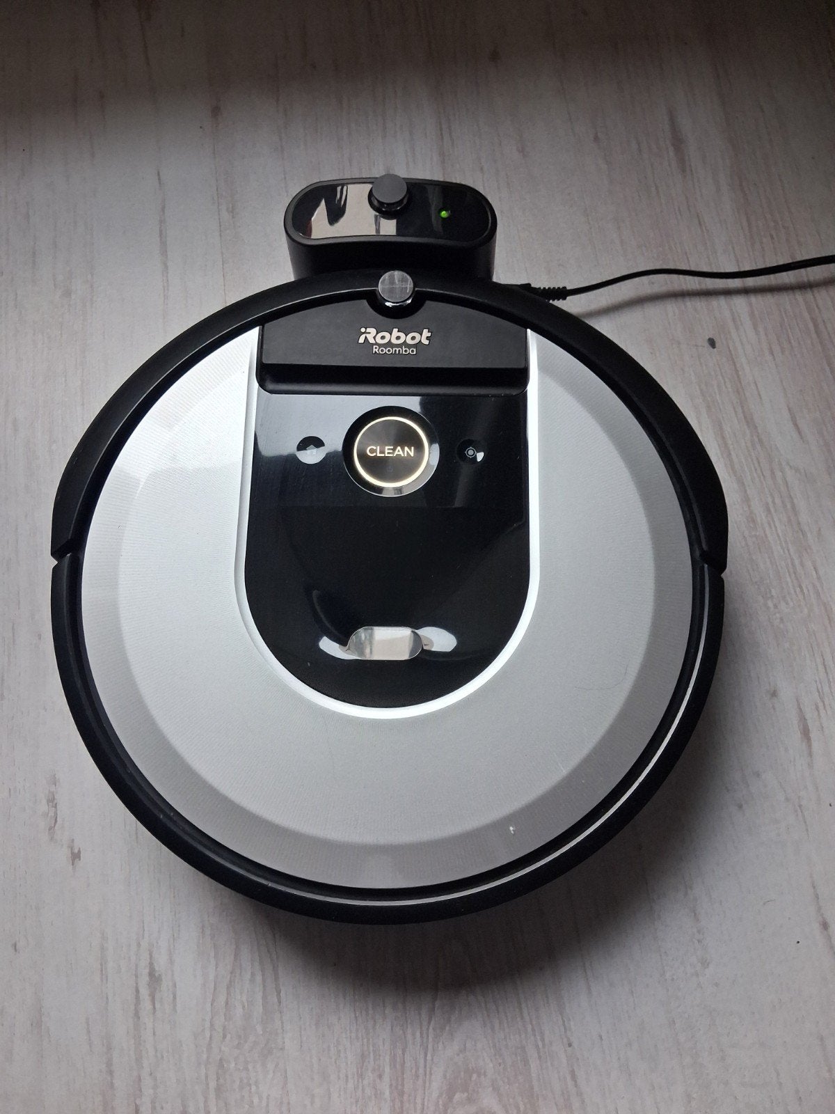 Roomba  I7  i-robet