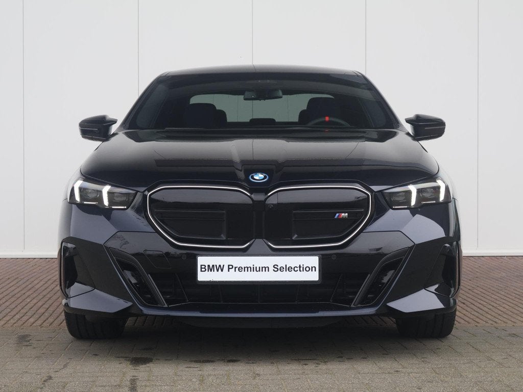 BMW i5 M60 xDrive | Sportpakket Pro | Equipment Pack Pro | T, Auto's, BMW, Automaat, 2270 kg, Zwart, Zwart