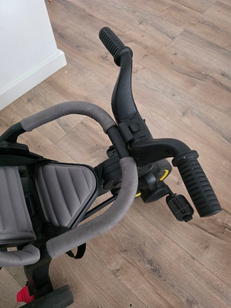 Doona Liki Trike S3 Gray driewielers fiets baby todler, Ophalen, Zo goed als nieuw, Doona, Duwstang