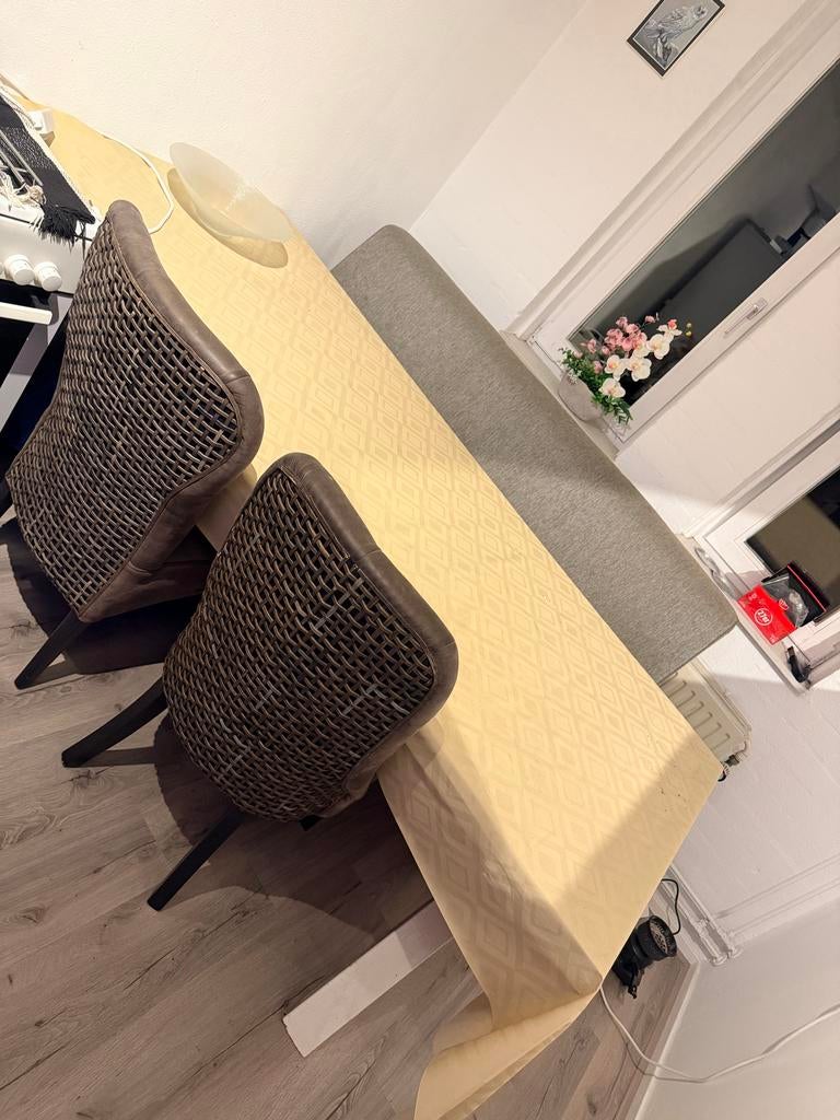Eettafel met 3 stoelen en bank te koop, Ophalen, Gebruikt, Minder dan 4 stoelen