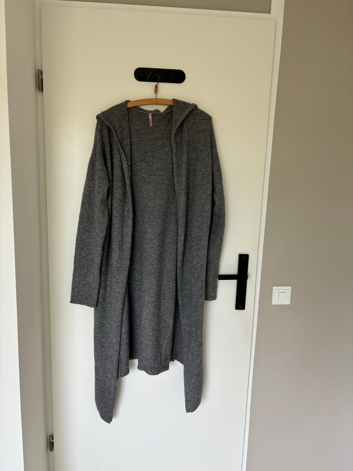 Sweewe Paris Lang Grijs Vest met Capuchon Maat M/L, Kleding | Dames, Ophalen of Verzenden, Zo goed als nieuw, Maat 38/40 (M), Grijs