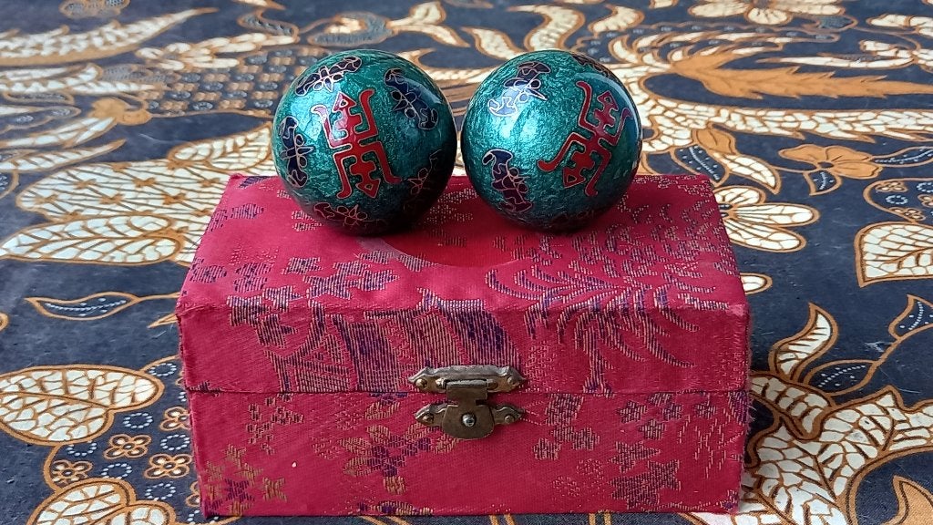 Mooi stel oude cloisonne meditatie ballen uit China in box., Antiek en Kunst, Ritueel object, Handgemaakt, Ophalen of Verzenden
