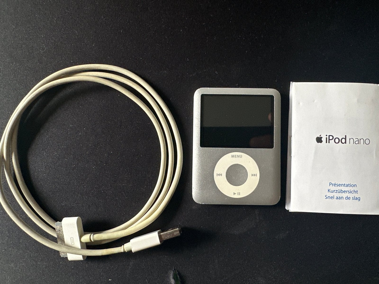 Apple iPod Nano (3e generatie) 4Gb met kabel en boekje, Gebruikt, Ophalen of Verzenden, Nano, Zilver