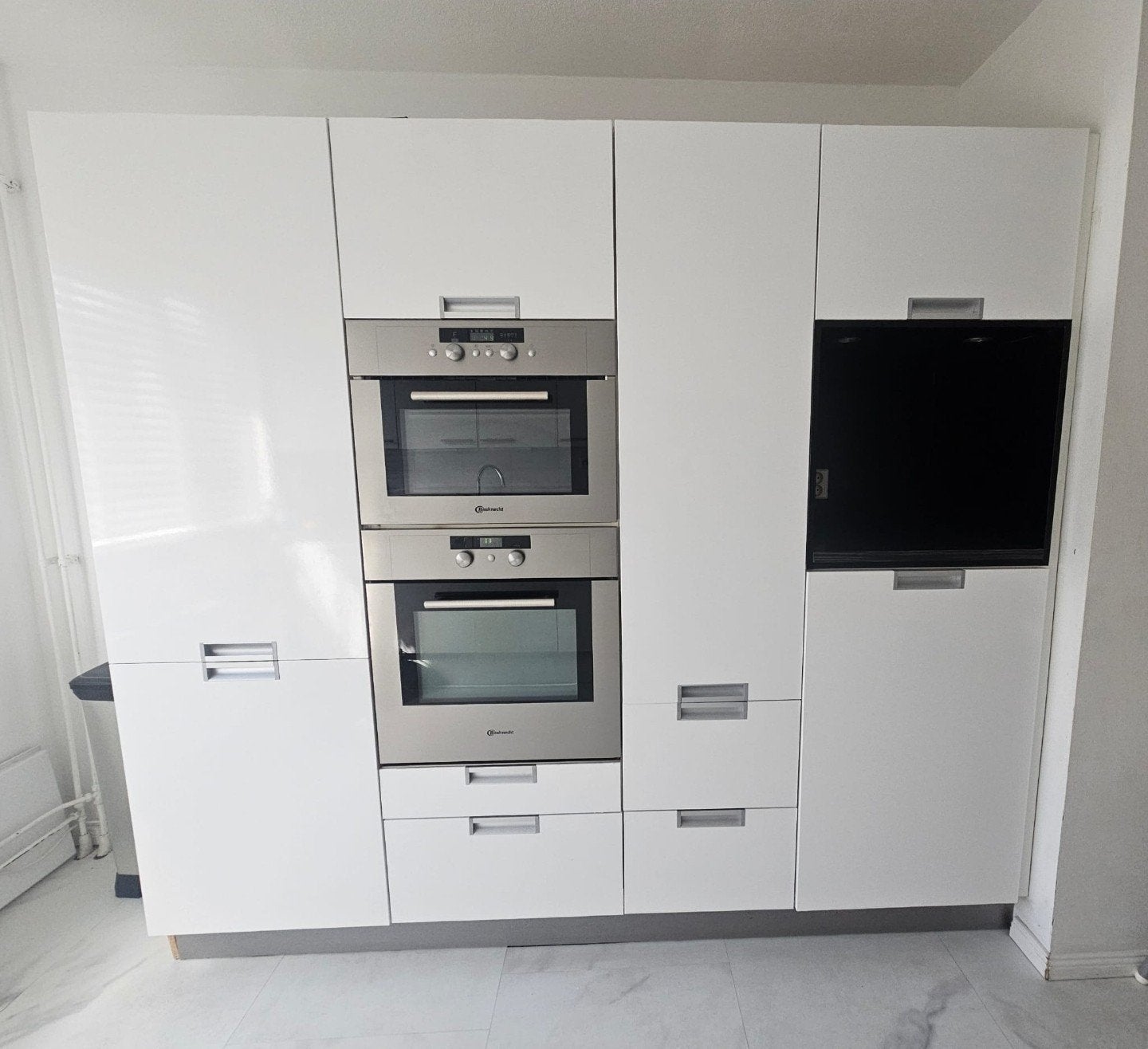 keuken, keukenwand met inbouwapparatuur bauknecht, Ophalen, Gebruikt