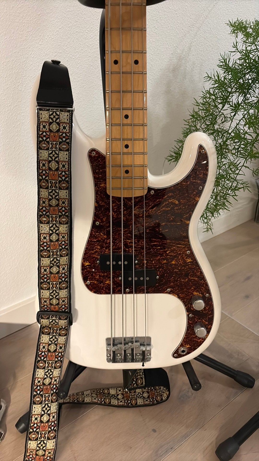 Fender precision bass + gig bag, Muziek en Instrumenten, Ophalen, Zo goed als nieuw