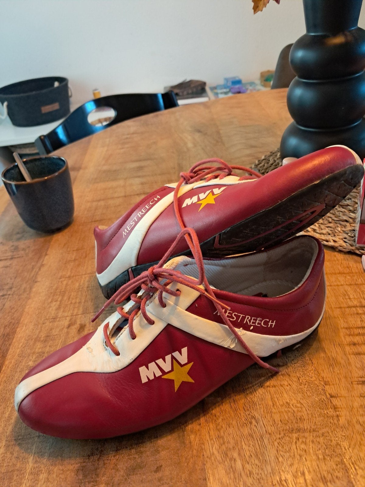 vintage mvv maastricht zaalvoetbal schoenen, Maat XS of kleiner, Ophalen of Verzenden, Gebruikt, Schoenen