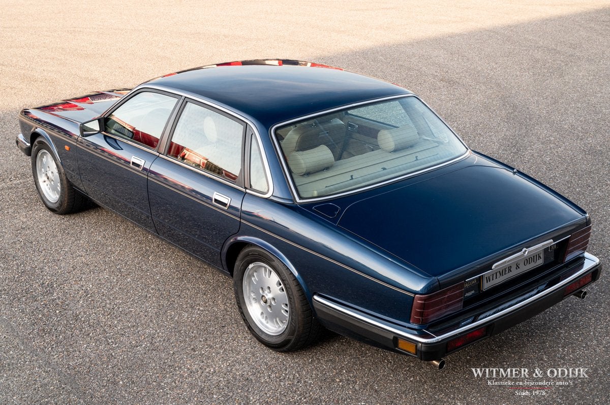 Jaguar XJ 3.2 NL-auto (bj 1994, automaat), Auto's, Automaat, Dealer onderhouden, Achterwielaandrijving, Beige