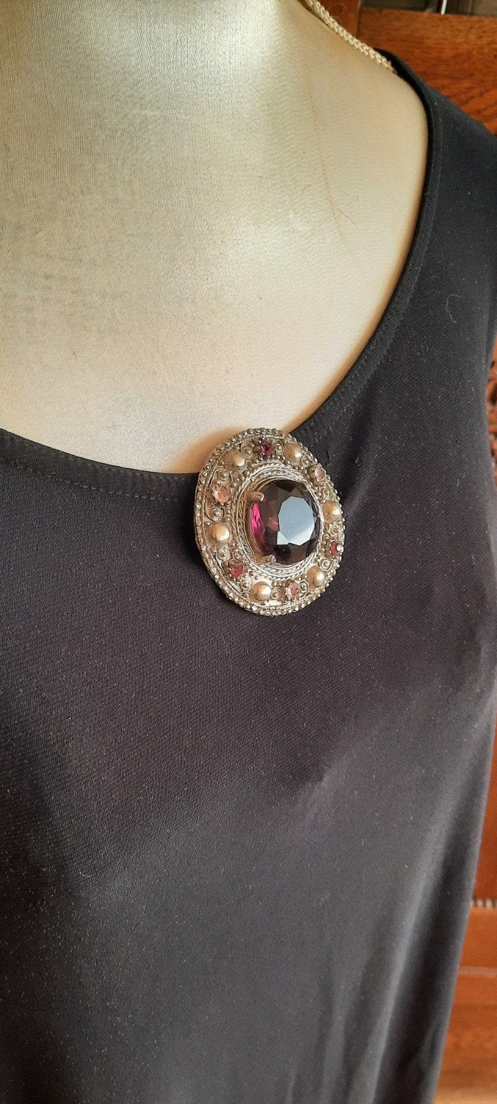 Antieke broche,facetgeslepen amethist, costume jewelry, ., Ophalen of Verzenden, Overige materialen, Broche, Met edelsteen