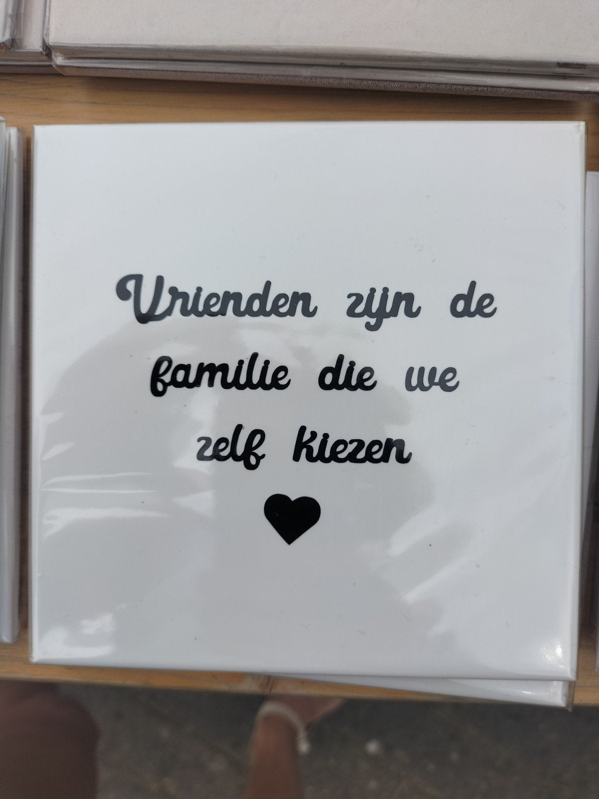 Spreuken tegeltjes, Ophalen