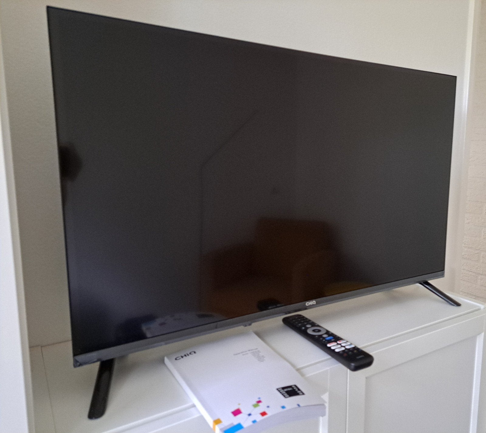 CHiQ 32 inch Smart TV, 50 Hz, LCD, Zo goed als nieuw, Minder dan 40 cm