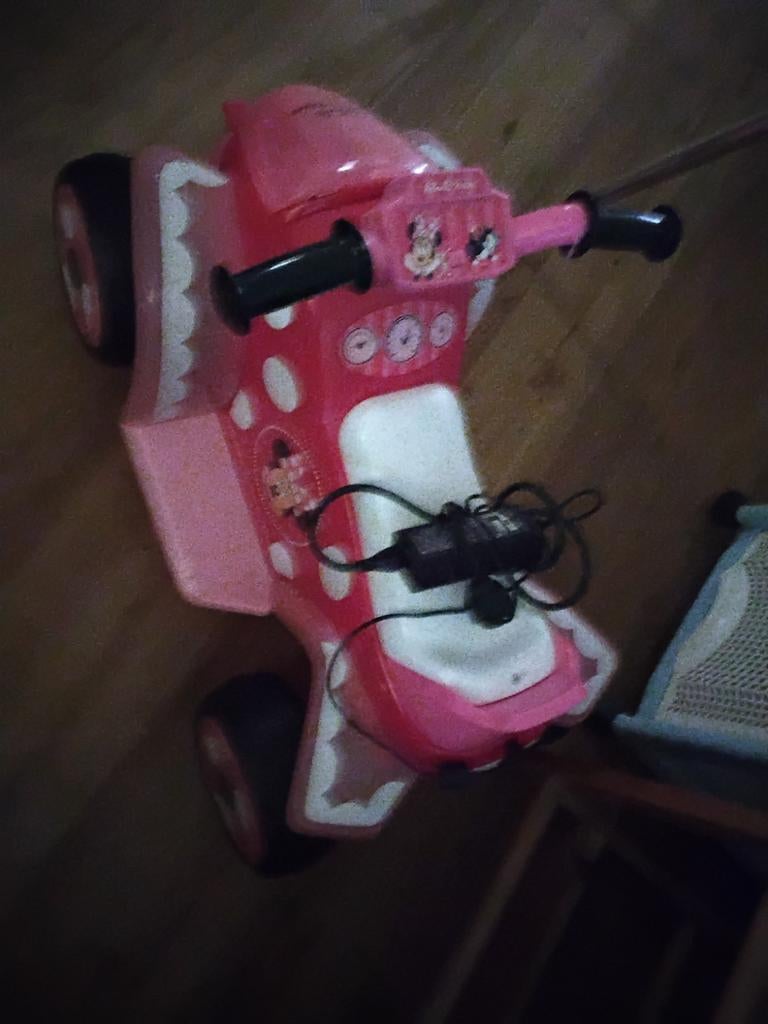 Huffy Minnie Mouse 6V Quad elektrische kinderauto, Ophalen of Verzenden, Zo goed als nieuw