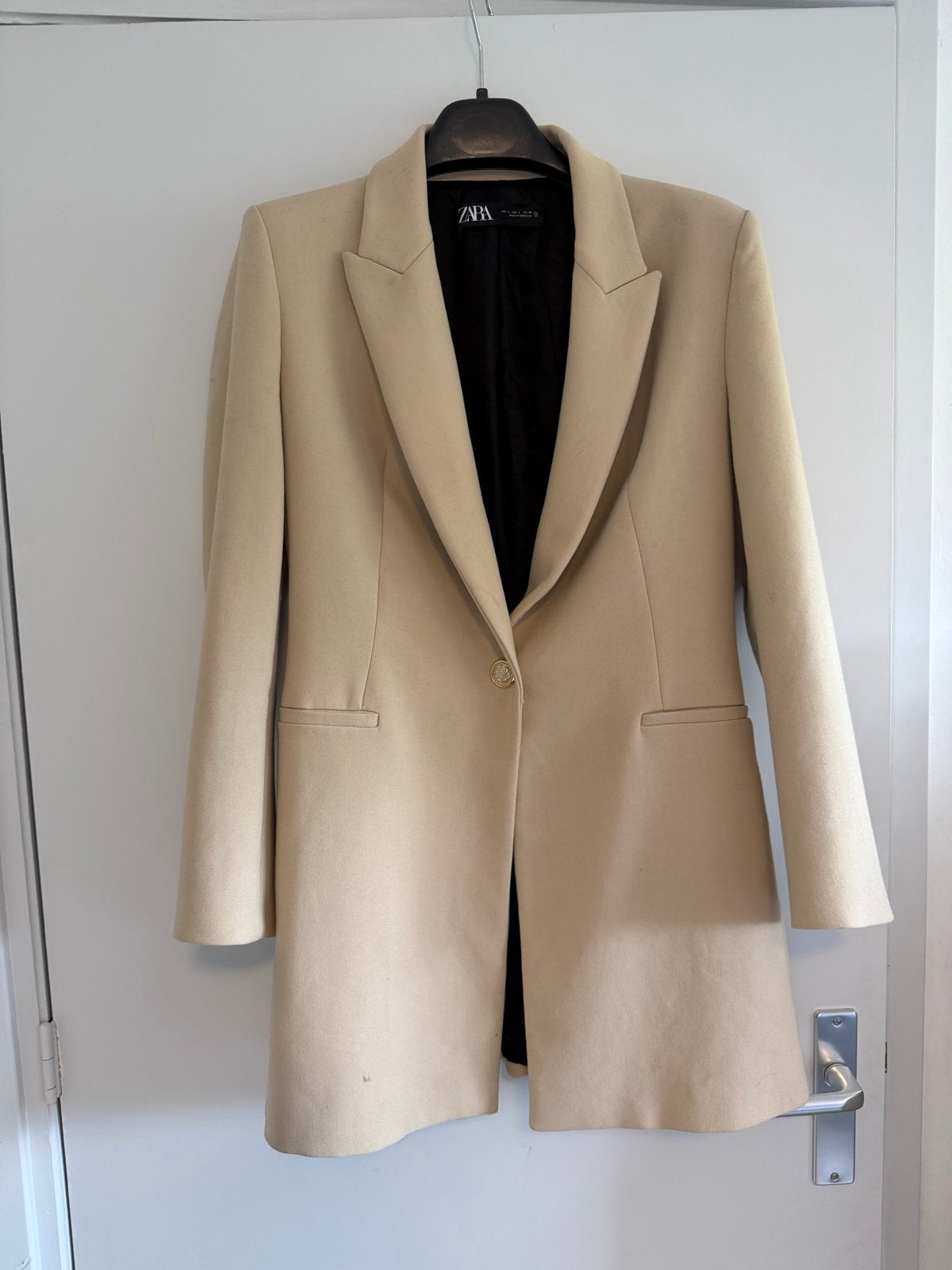 Zara jas uit Parijs - Beige blazer/mantel maat L, Kleding | Dames, Ophalen of Verzenden, Gedragen, Maat 42/44 (L), Beige
