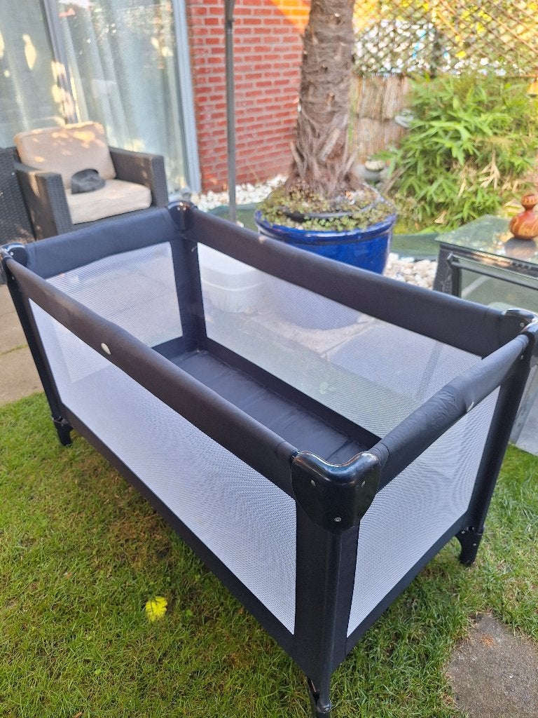 Baby bed, Kinderen en Baby's, Kinderkamer | Bedden, Ophalen, Zo goed als nieuw, Minder dan 140 cm, Minder dan 70 cm