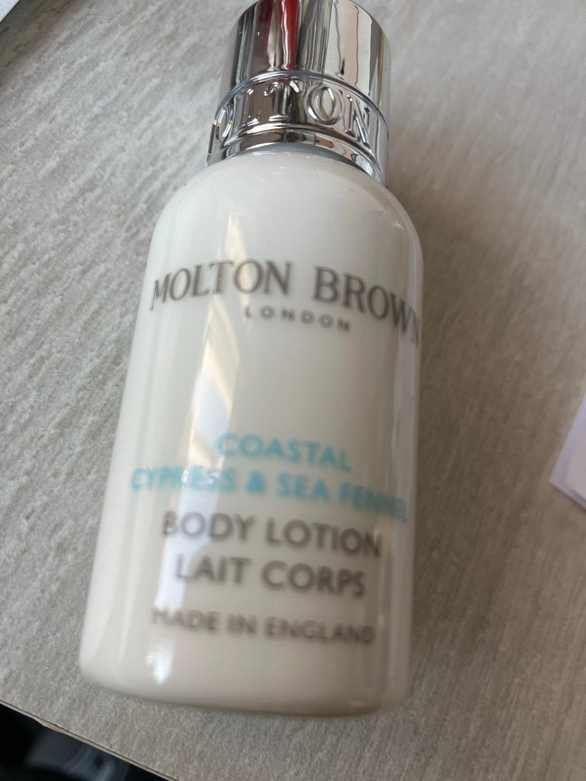 Molton Brown Coastal Cypress & Sea Fennel Bodylotion, Sieraden, Tassen en Uiterlijk, Uiterlijk | Lichaamsverzorging, Ophalen of Verzenden