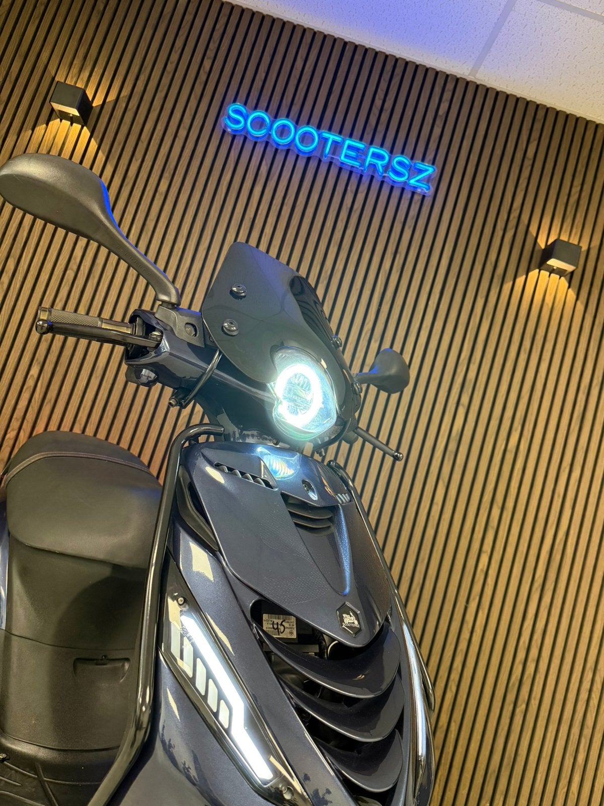 Piaggio zip 4t|Sp voorvork|Forged carbon|Angel eye|6800km, Ophalen, Zo goed als nieuw, Benzine, Zip