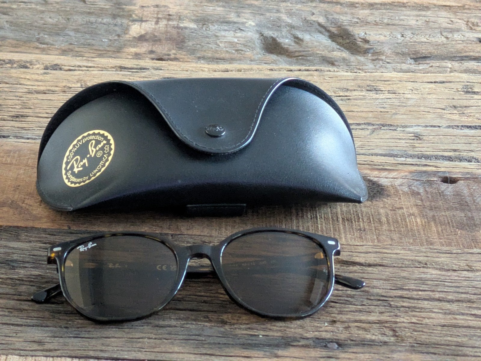 Stijlvolle Ray-Ban Dames Zonnebril - Perfect voor de Zomer, Ophalen, Zonnebril, Bruin, Zo goed als nieuw