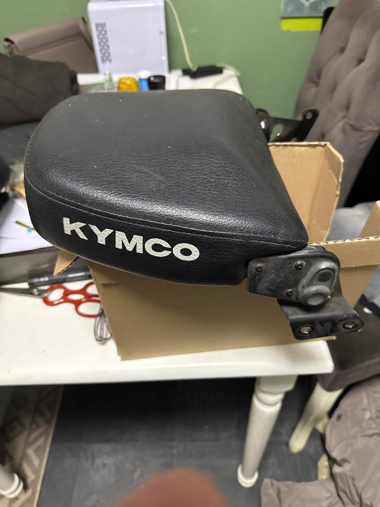 Kymco zadel, Fietsen en Brommers, Brommeronderdelen | Scooters, Ophalen of Verzenden, Gebruikt, Zadel, Kymco