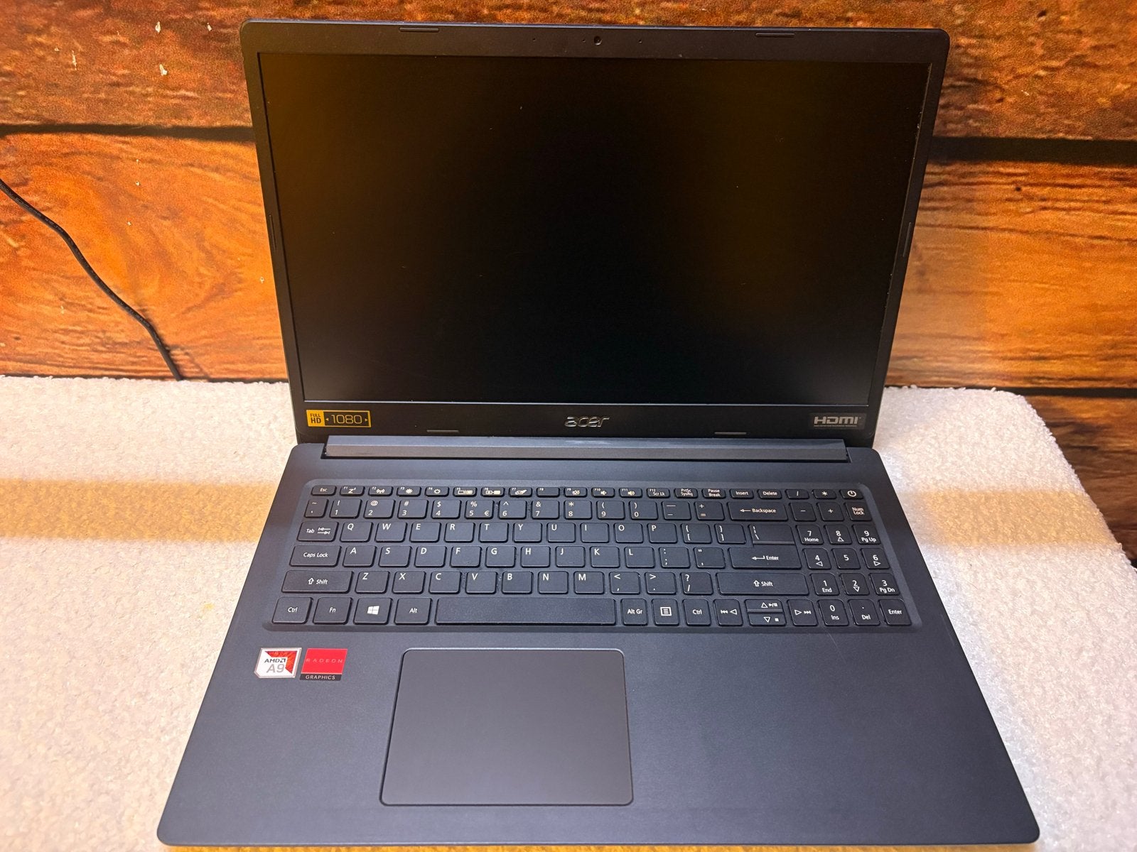 Acer Extensa 215-21 Laptop - AMD A9, 8GB RAM, Windows 10