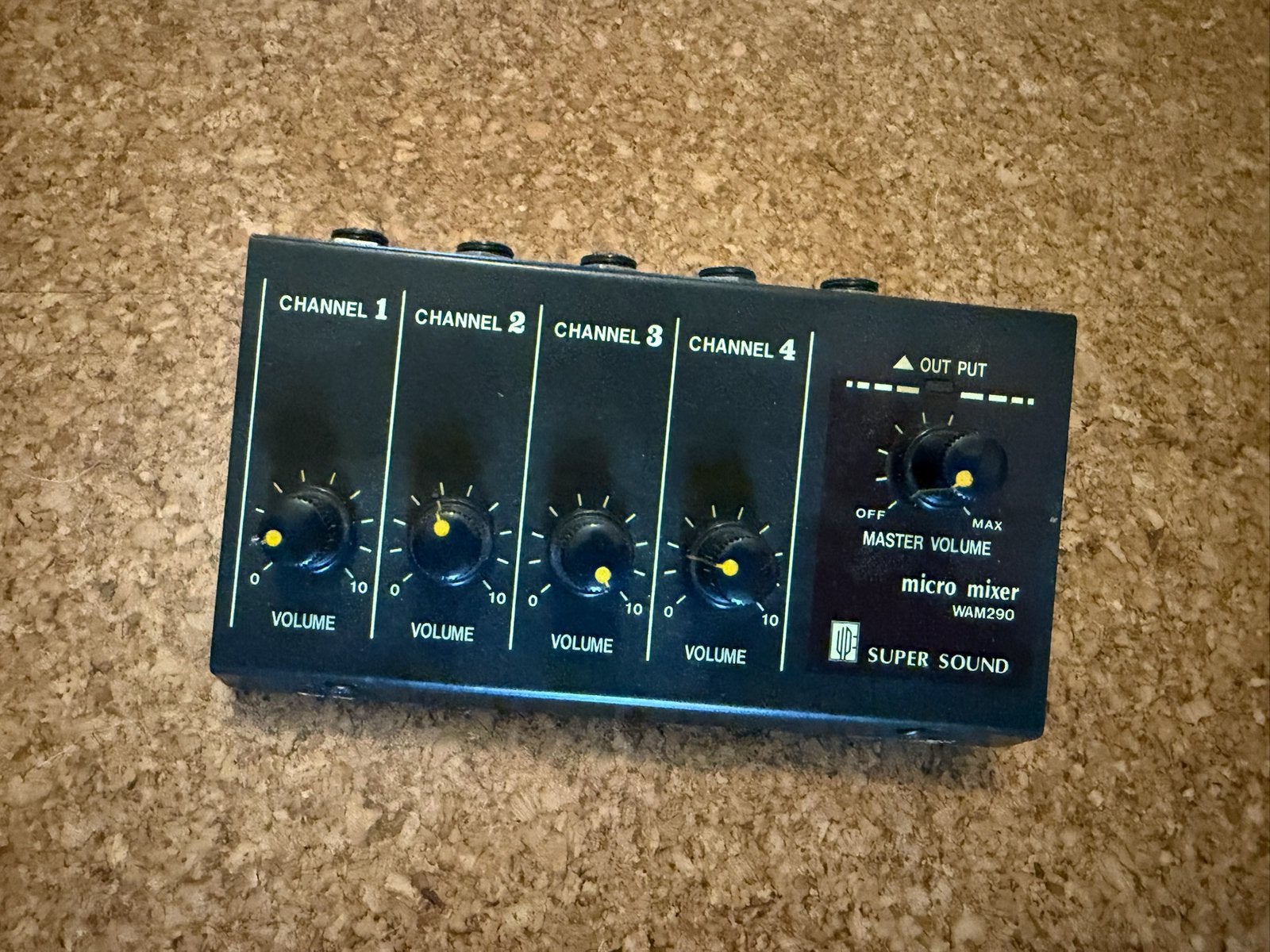 Super Sound 4 kanaals mini mixer WAM290, Ophalen of Verzenden, Gebruikt