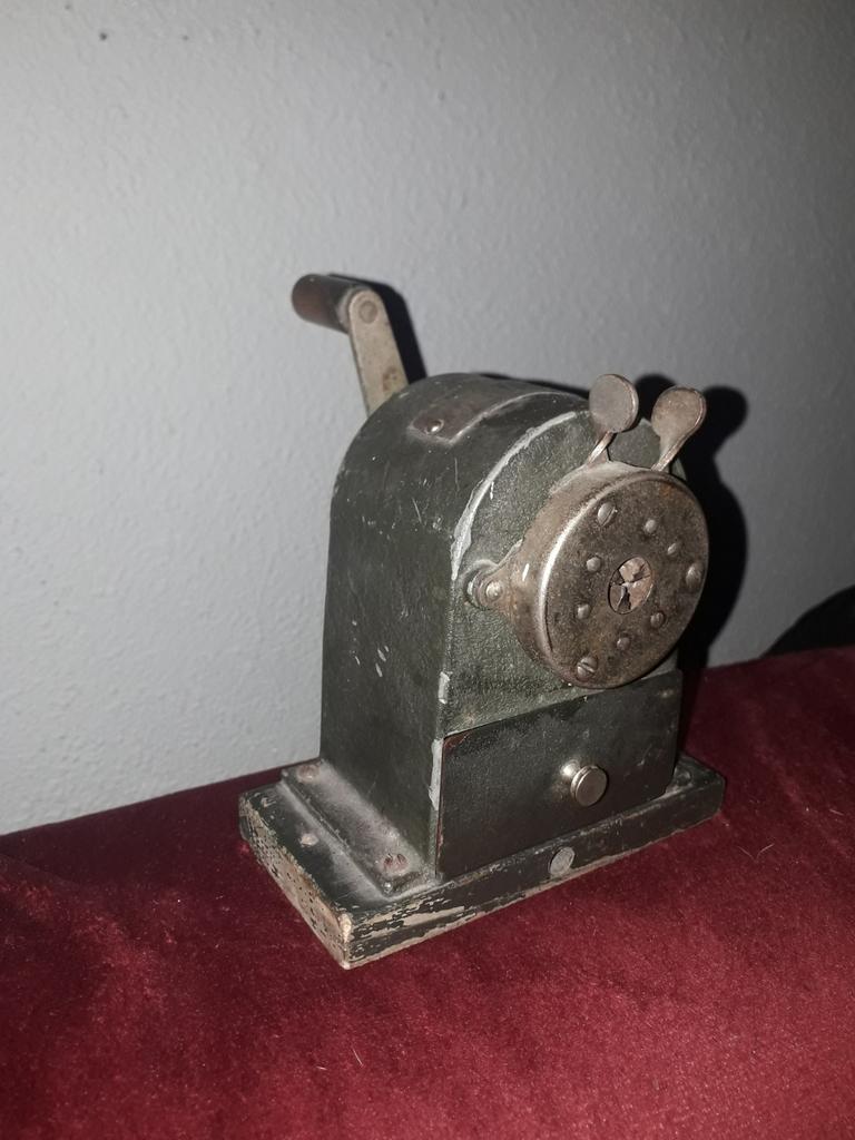 Vintage Instrumenta Polin puntenslijper Zweden, Verzenden