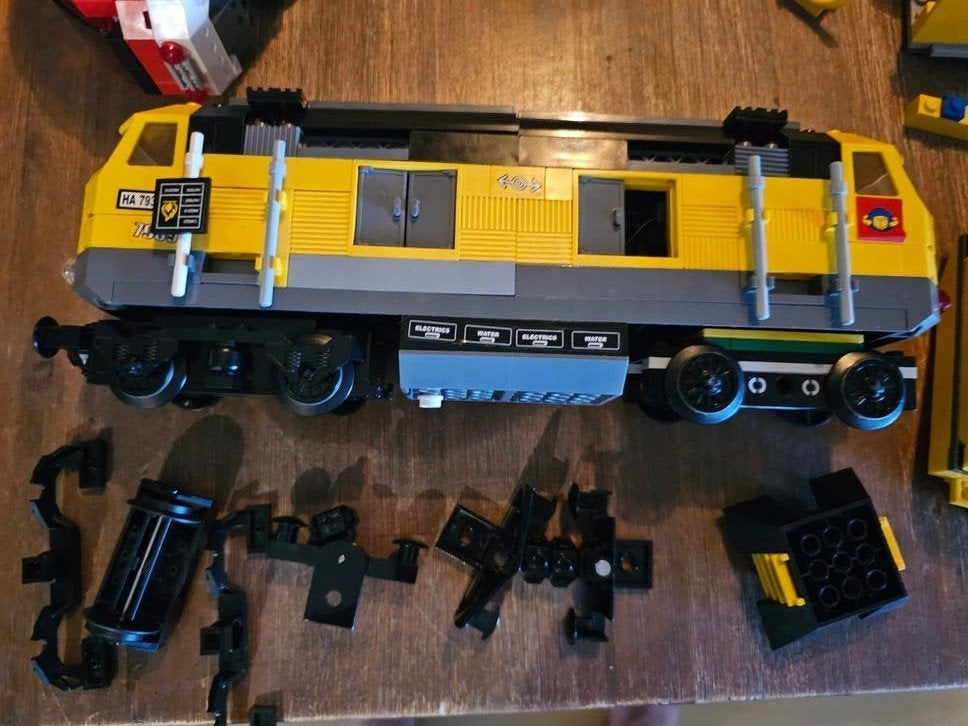 lego City treinen, vrachtwagens, treinstation, kiepwagen enz, Ophalen of Verzenden