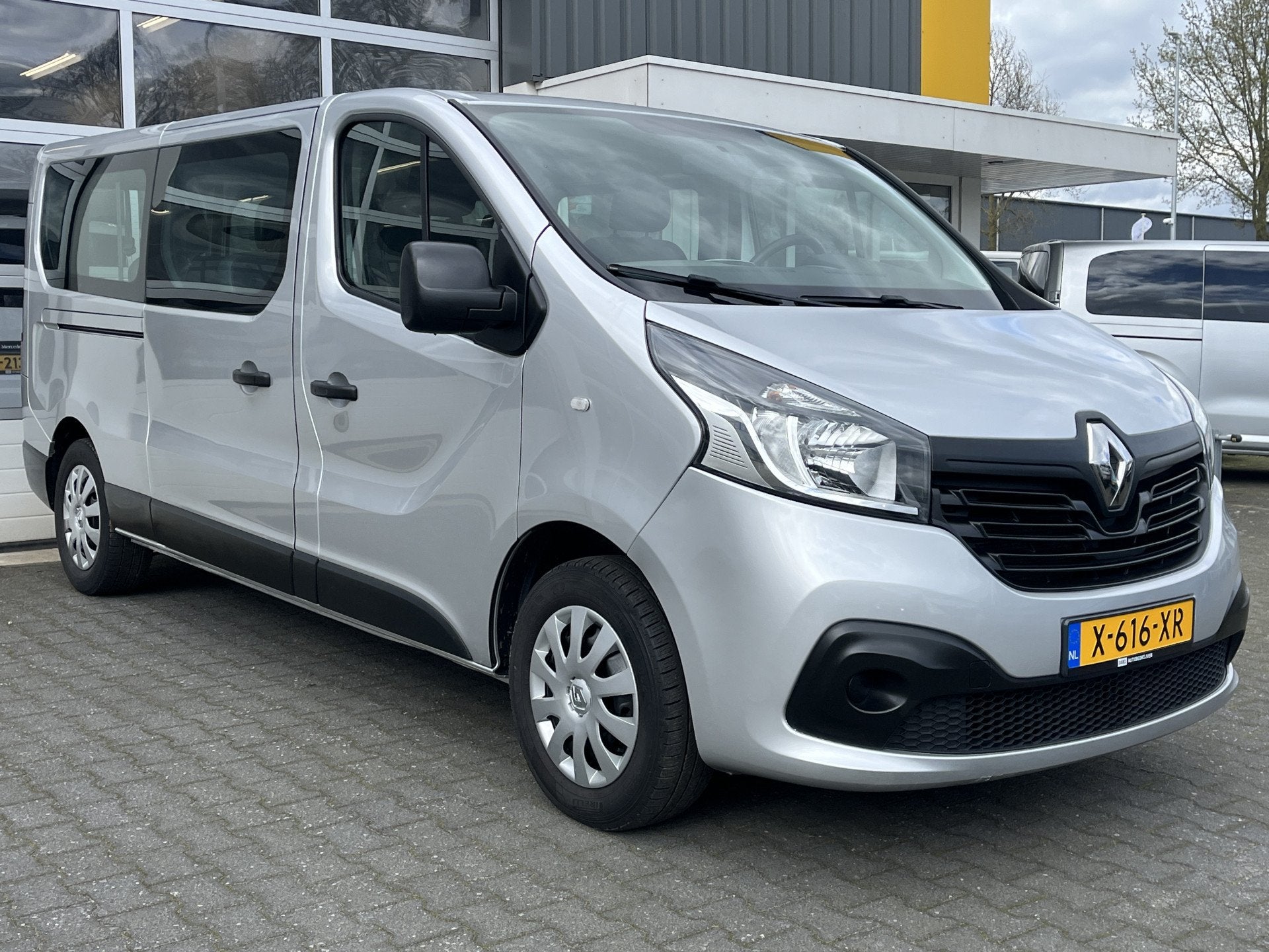 Renault Trafic Passenger 1.6 dCi BTW / BPM vrij Marge Lengte, Auto's, Renault, Voorwielaandrijving, Stof, Gebruikt, 2000 kg
