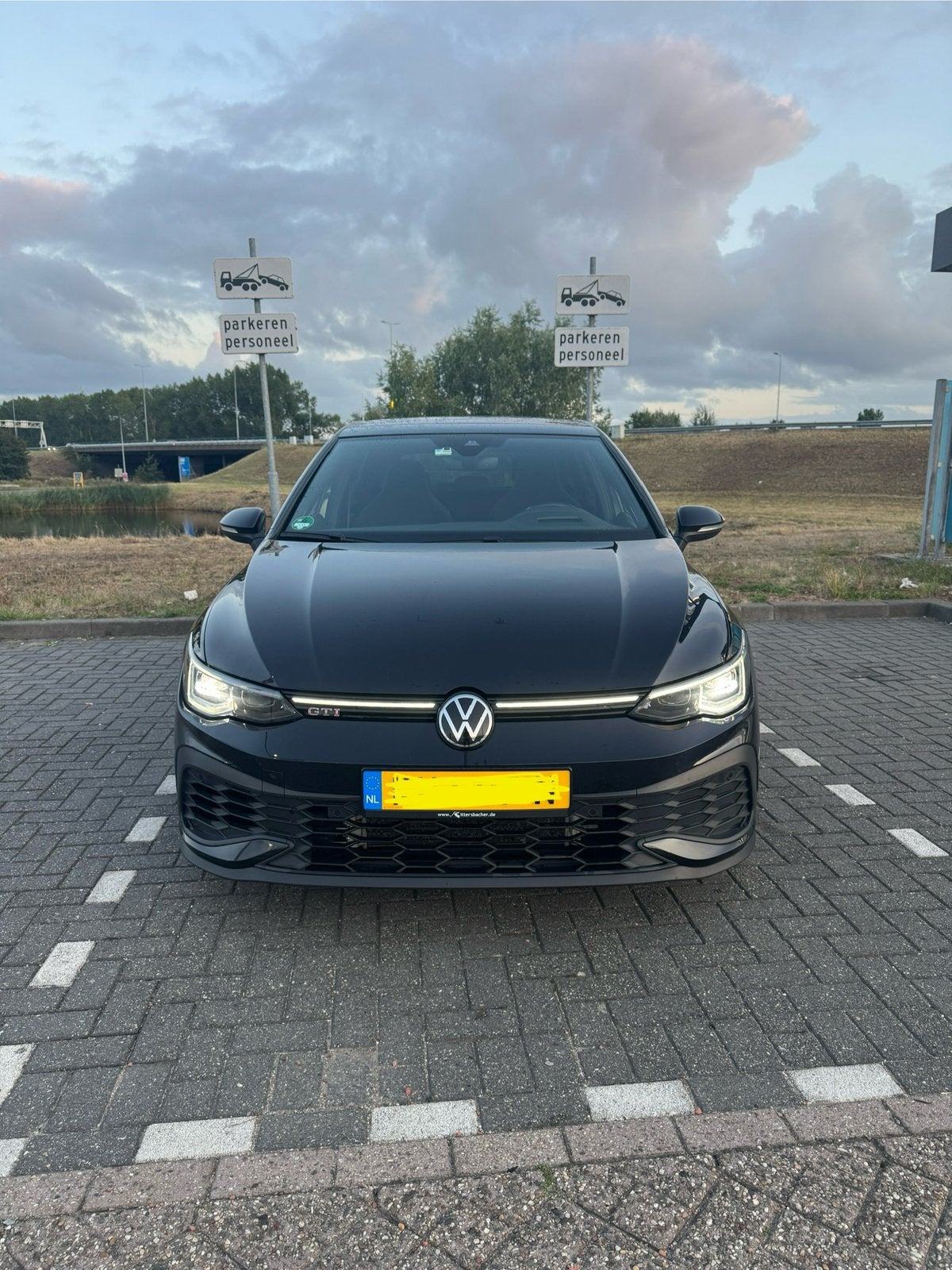 Golf 8 GTI Clubsport, Auto's, Volkswagen, Automaat, Zwart, 300 pk, Parkeerassistent