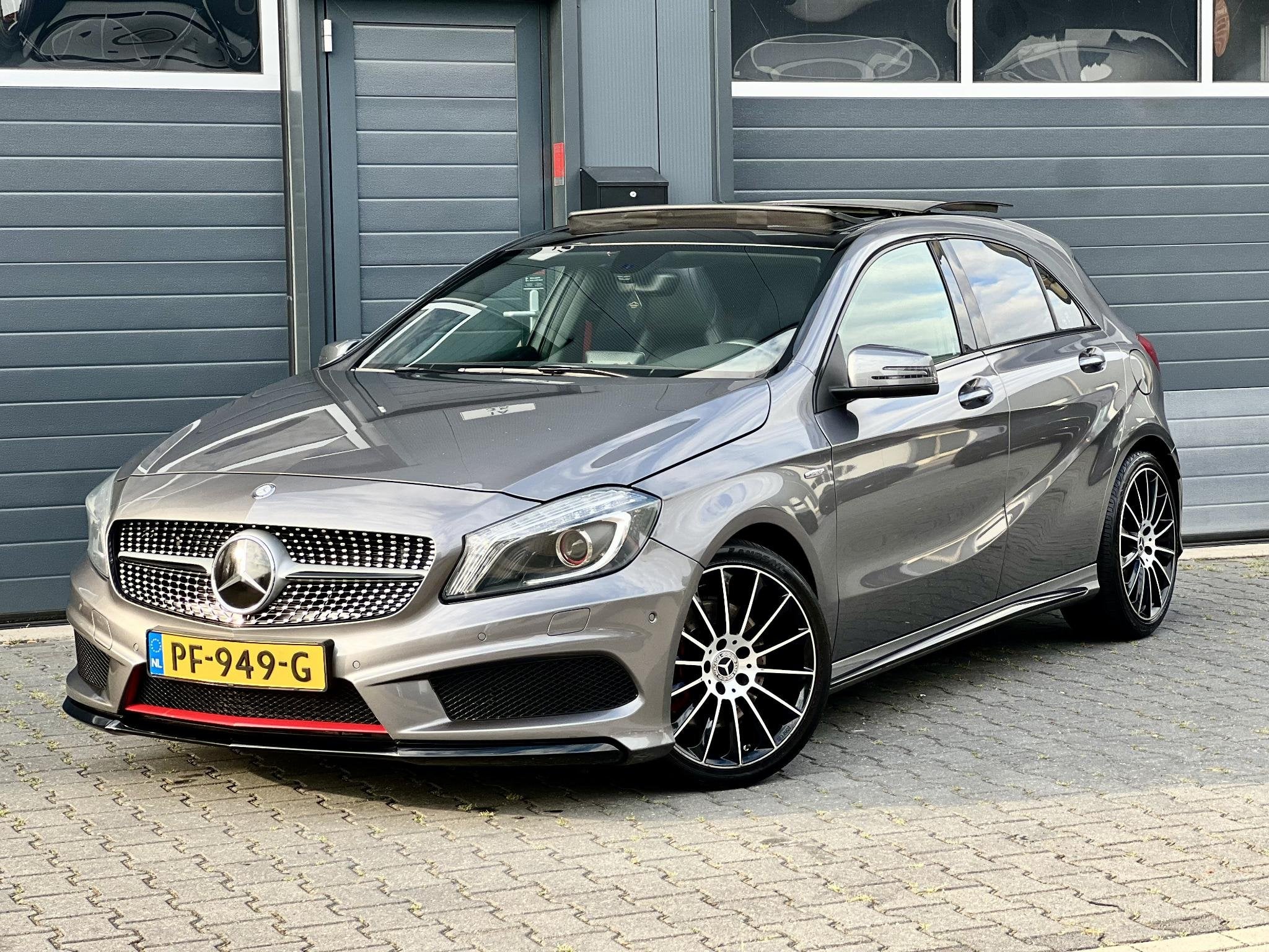Mercedes-Benz A-klasse 250 AMG-LINE *SPORT*XENON*PANO*VOL, Auto's, Dealer onderhouden, 730 kg, Gebruikt, Euro 6