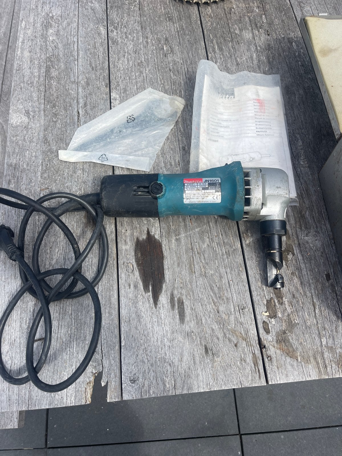 Makita JN1601 Nibbler - Metaalschaar, Ophalen of Verzenden, Gebruikt, Snijgereedschap, Makita