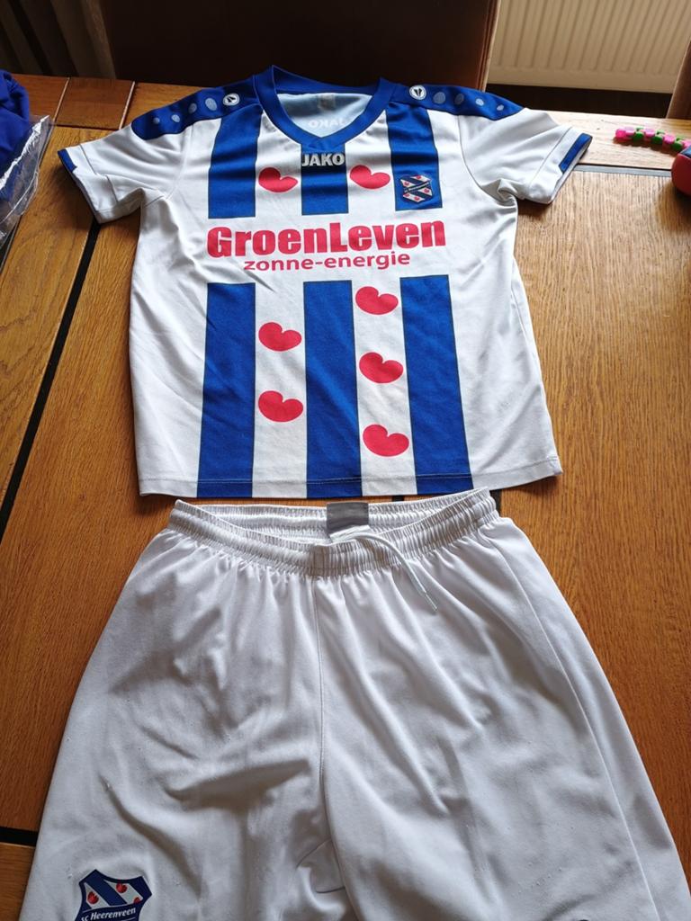 SC Heerenveen thuistenue - shirt en broekje (maat 152), Kinderen en Baby's, Kinderkleding | Maat 152, Gebruikt, Jako, Jongen of Meisje
