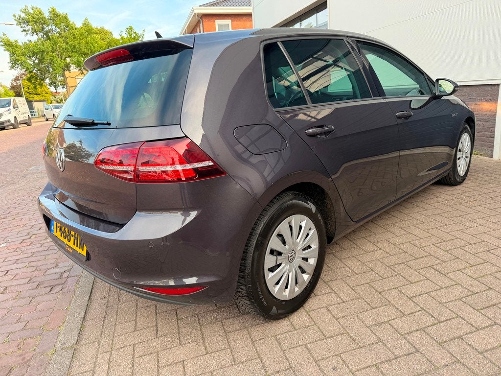 Volkswagen Golf 1.2 TSI Business Lounge/Navi/keyless/Stoel v, Gebruikt, Euro 6, 4 cilinders, 49 €/maand