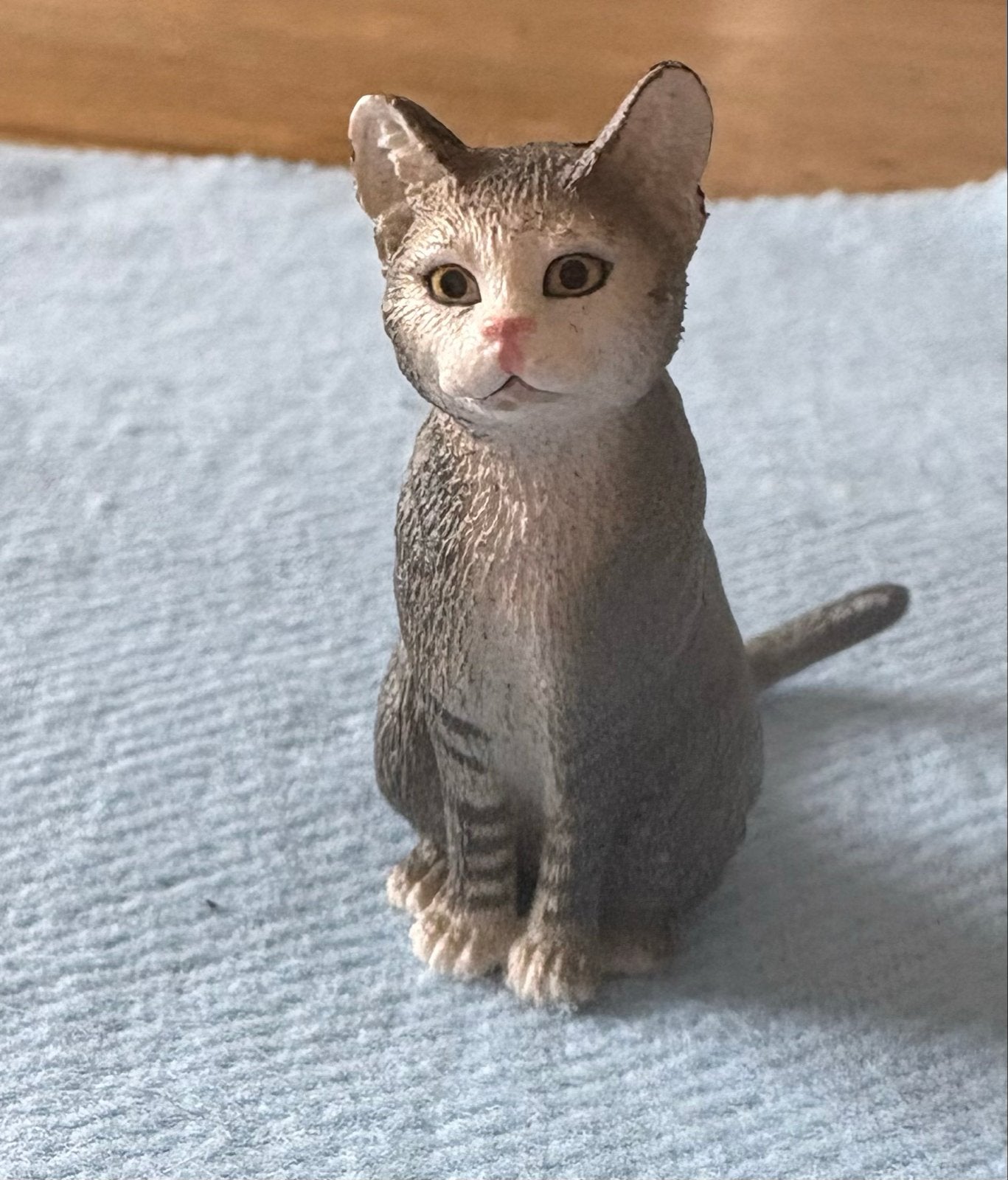 Schleich zittende grijze kat 13771, Ophalen of Verzenden, Zo goed als nieuw