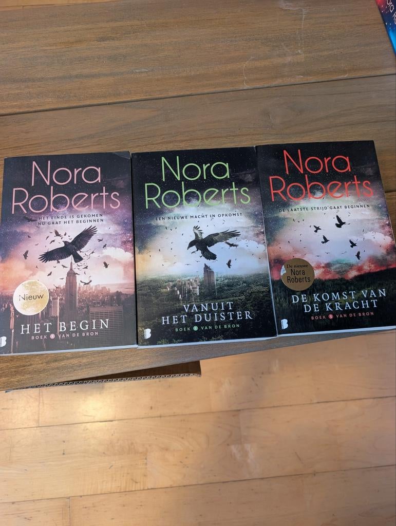 3 boeken van Nora Robers, Boeken, Fantasy, Zo goed als nieuw, Ophalen of Verzenden