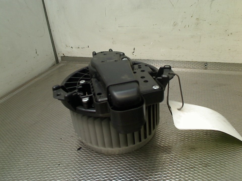 Kachel Ventilatormotor Toyota Yaris III (P13) 2012, Gebruikt, Kundenbetreuung@toyota.de, Toyota-Allee 2, Köln 50858, , Duitsland