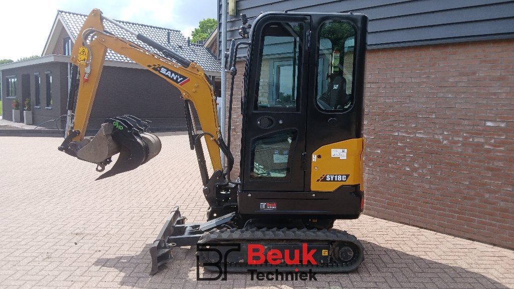 Sany  SY18 C rups graafmachine met maar 146 uur, Zakelijke goederen, Machines en Bouw | Kranen en Graafmachines, Ophalen, Graafmachine