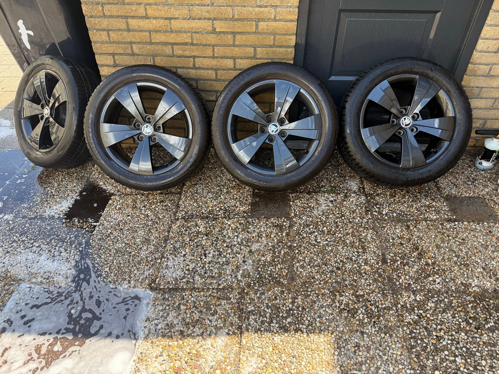 Skoda 17 inch velgen met winterbanden, Auto-onderdelen, Ophalen, Banden en Velgen, 17 inch, Winterbanden