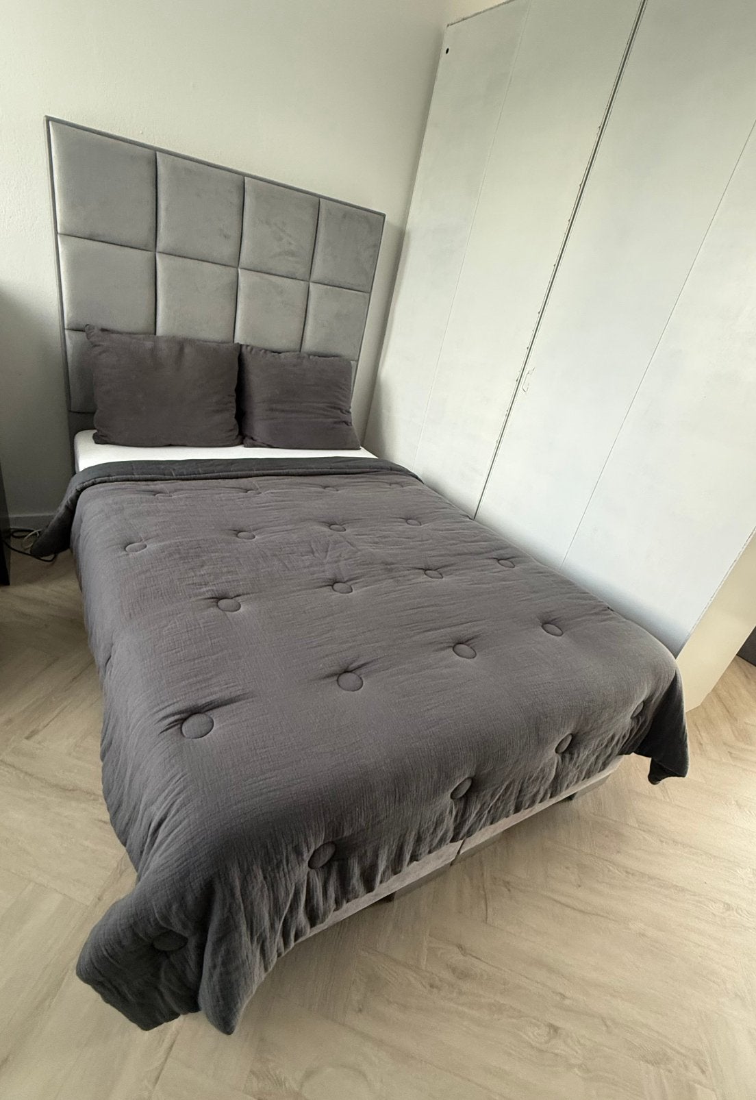 Velvet boxspring 140x200 met matras, Ophalen of Verzenden, Zo goed als nieuw, Tweepersoons, 140 cm